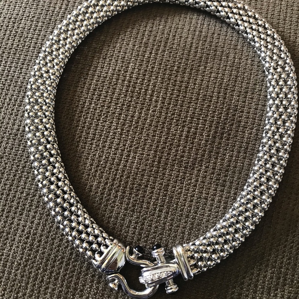 Silver Clasp Necklace